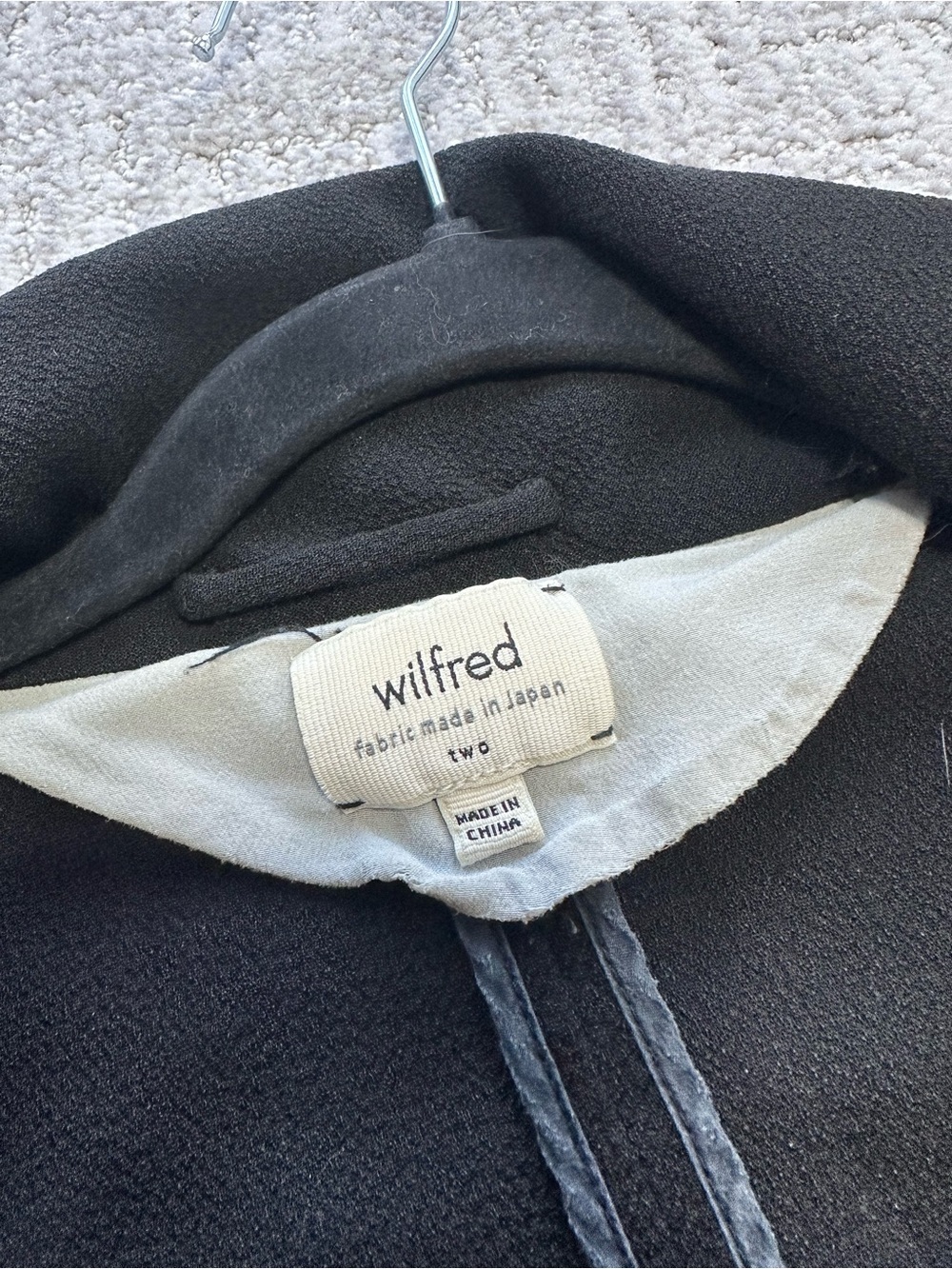 Wilfred Black Silk Tailored Blazer Jacket Size 2 Made with Japanese Fabric - Picture 8 of 11